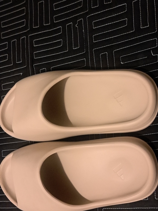 Yeezy Foam RNR - Carbon main image 4